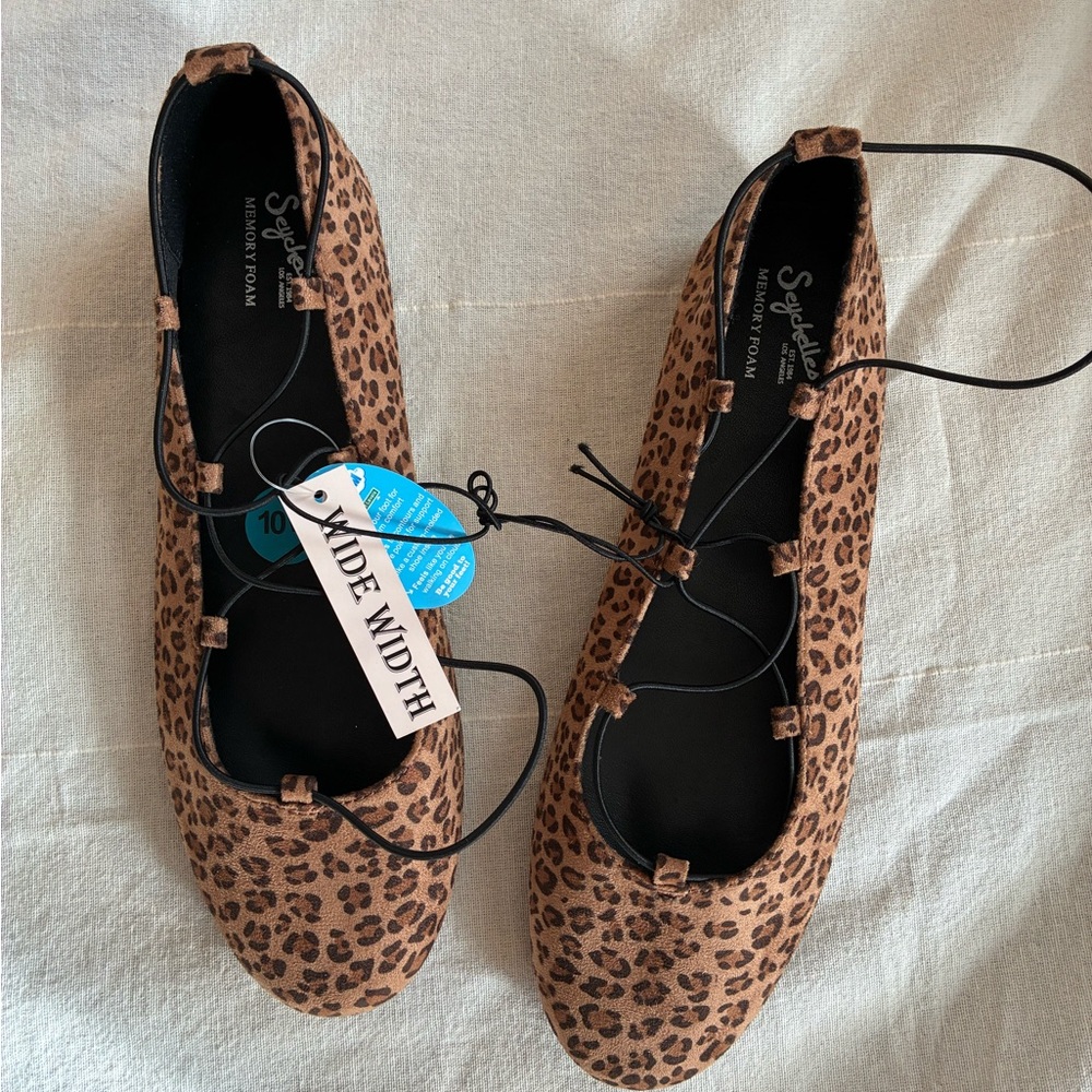 NEW Seychelles WIDE WIDTH sz 10 Memory Foam Animal Leopard Cheetah Print Flats